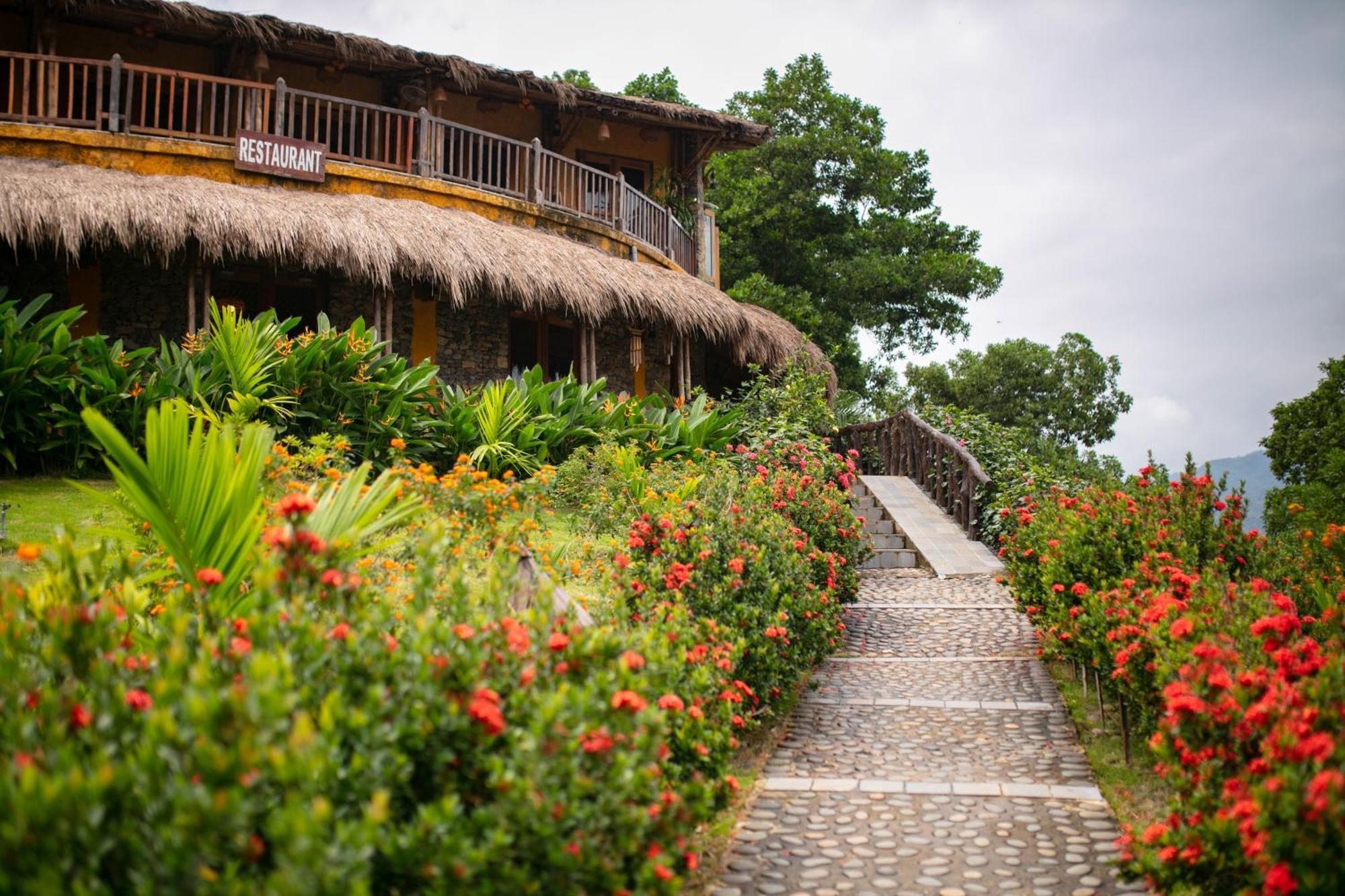 Mai Chau Hideaway Lake Resort Экстерьер фото