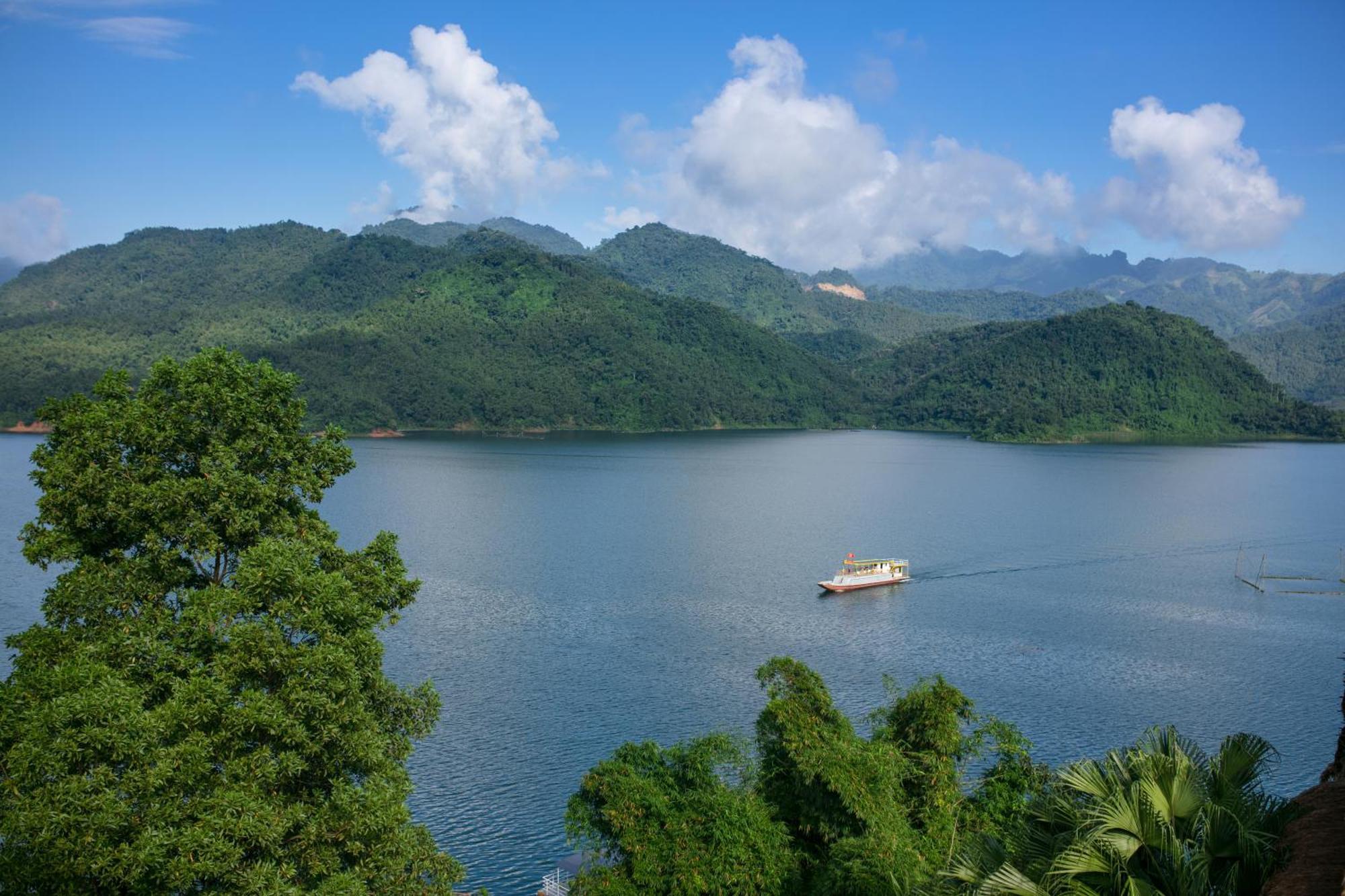 Mai Chau Hideaway Lake Resort Экстерьер фото