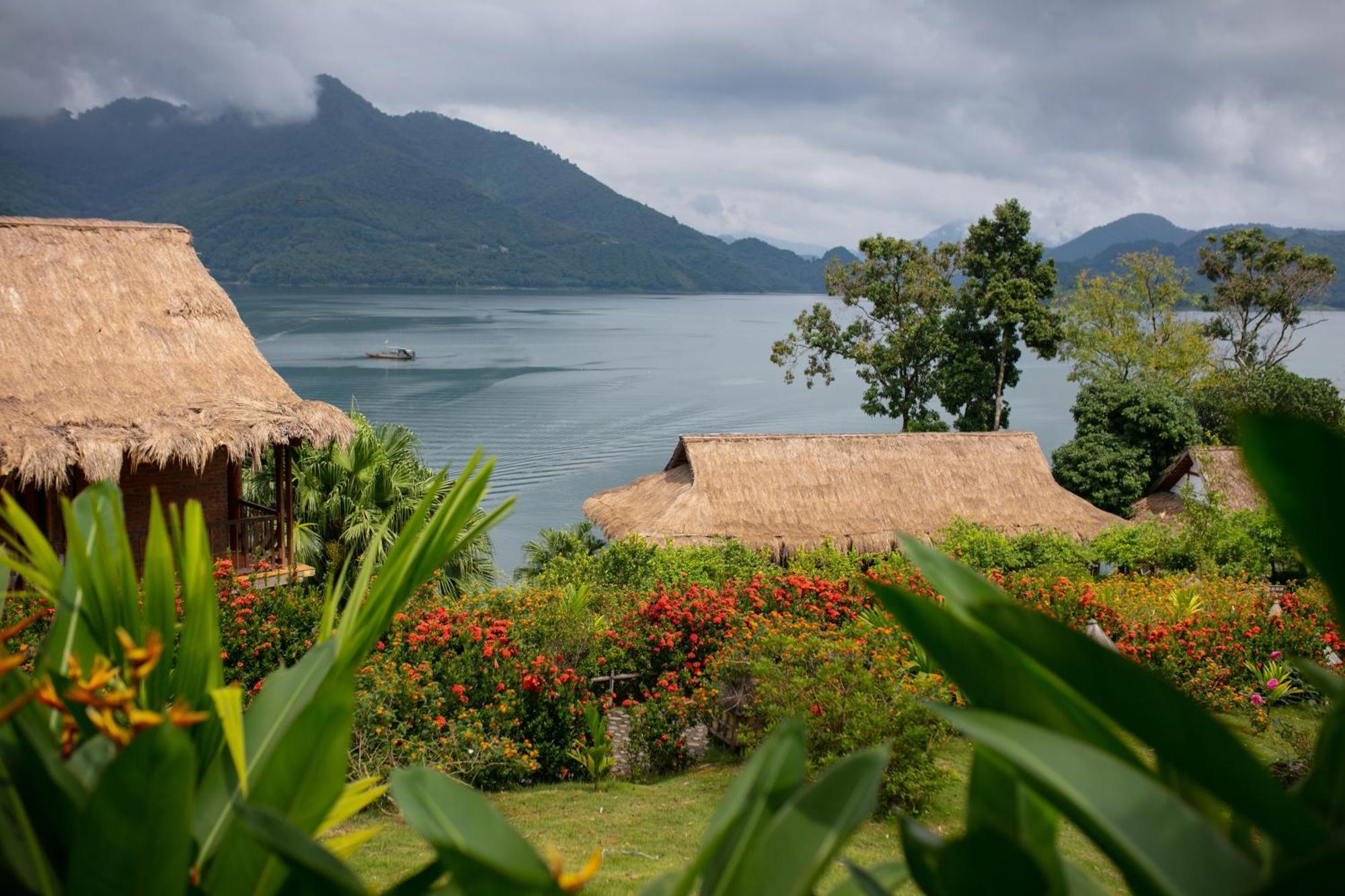 Mai Chau Hideaway Lake Resort Экстерьер фото